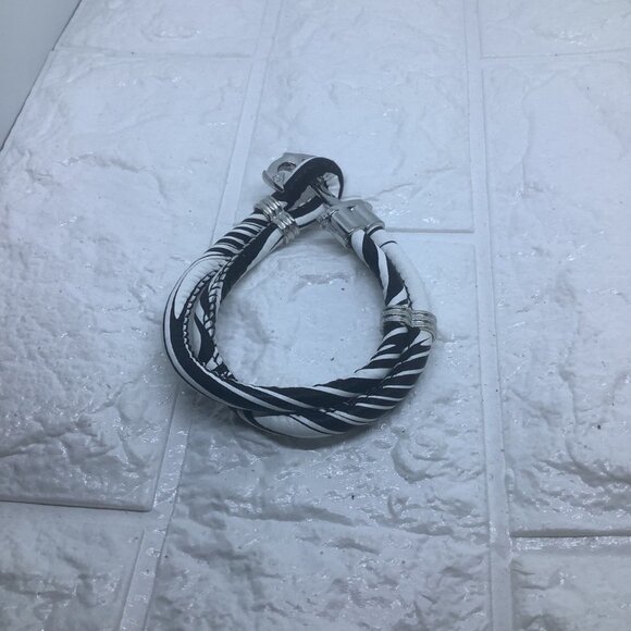 Sliver Classic Anchor Clasp Bracelet Men’s White and Black - Picture 5 of 7